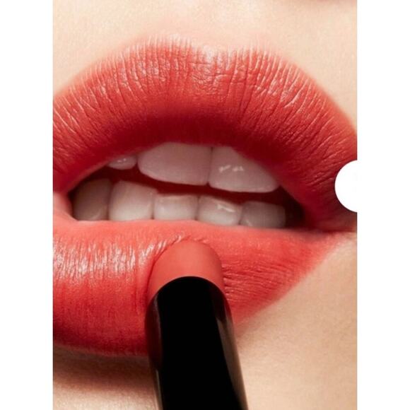 NEW MAC Powder Kiss Velvet Blur Slim Stick Lipstick In Devoted To Chili 2g - Picture 9 of 10